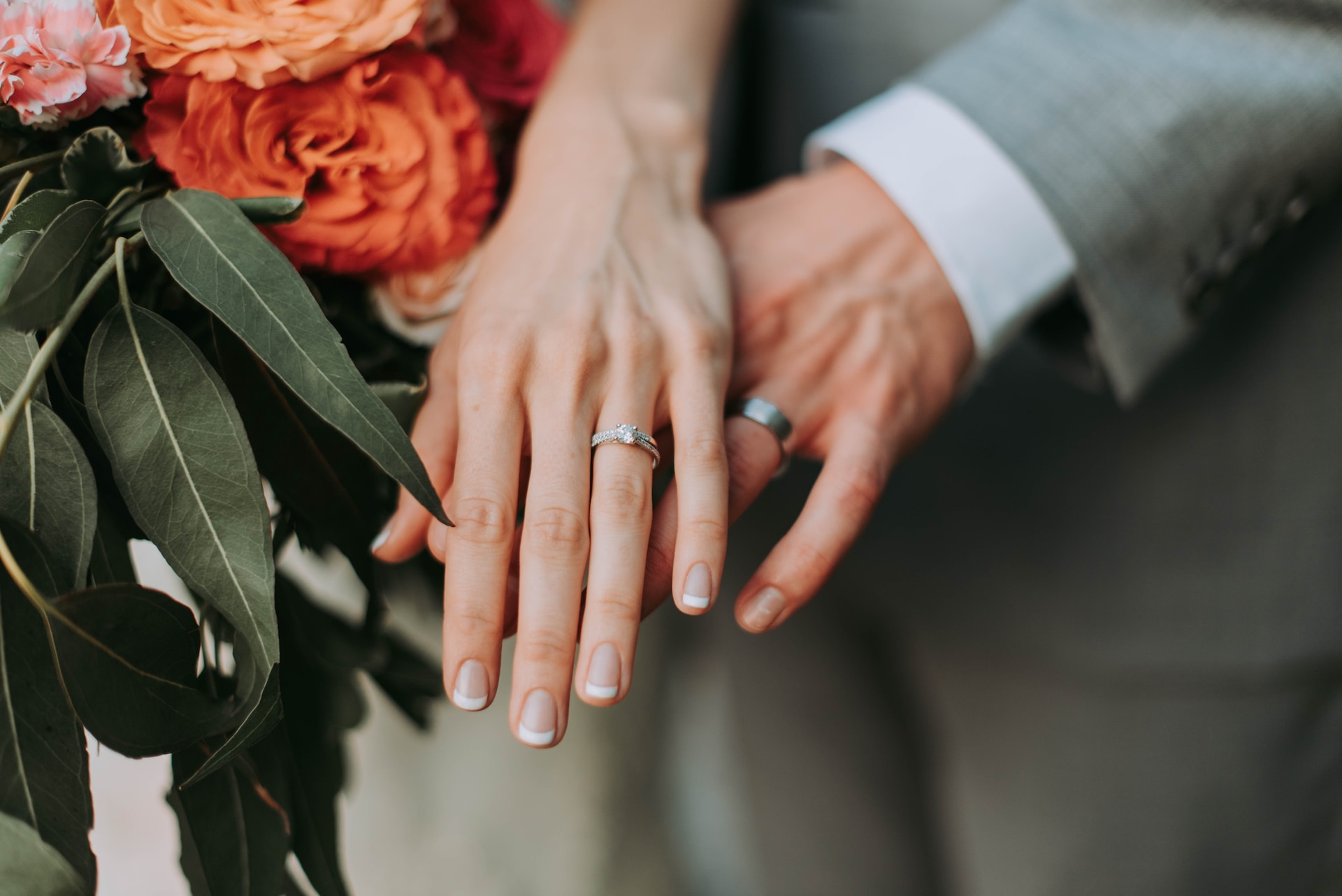 En guide till att välja och köpa förlovningsringar